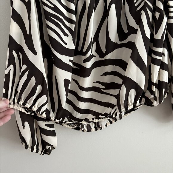 Express Women Size XL Animal Print Long Sleeve Off The Shoulder Cropped Blouse - Picture 2 of 8